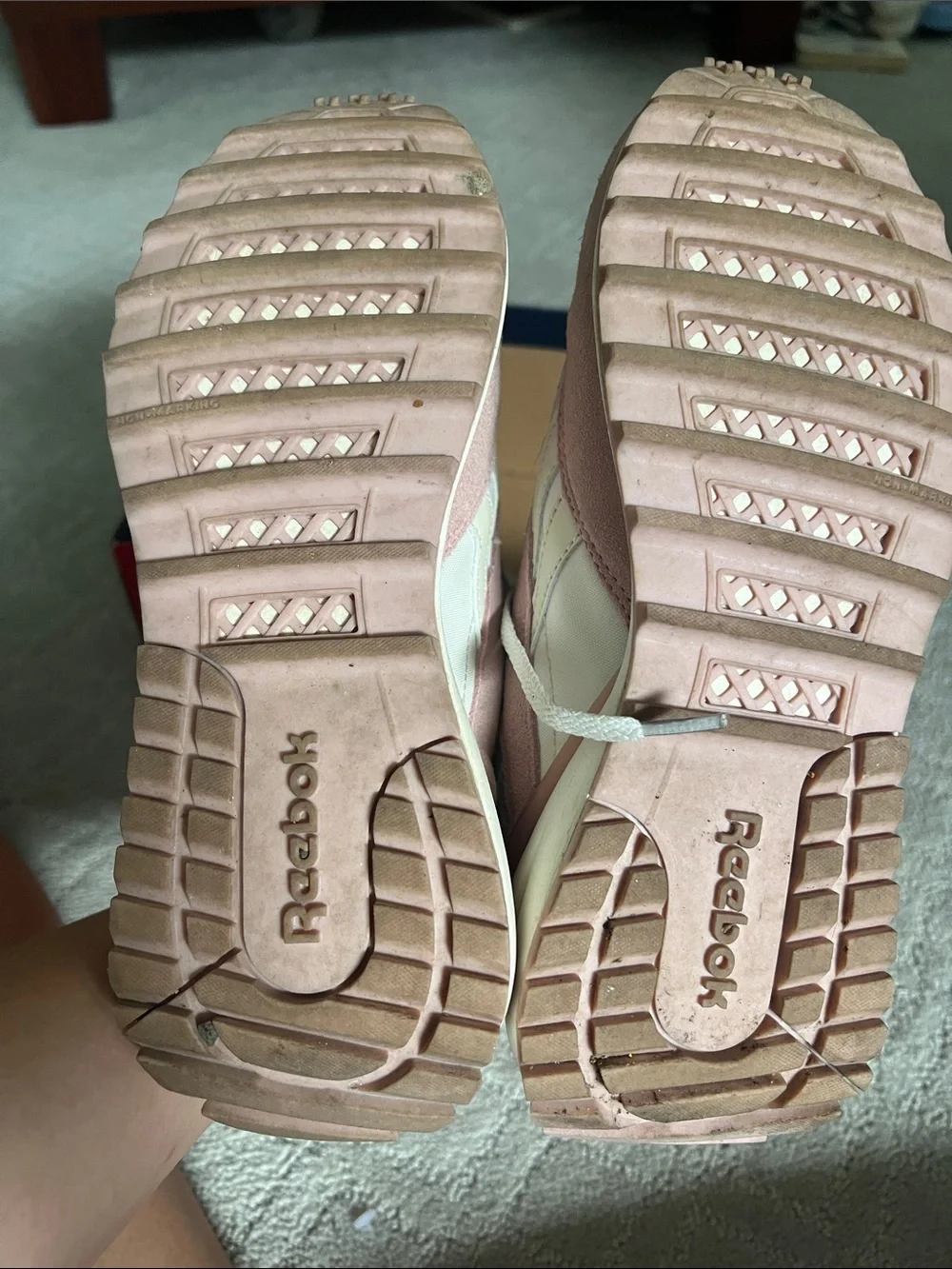 Reebok Women's shoe Forte racers pink cream suede size 7